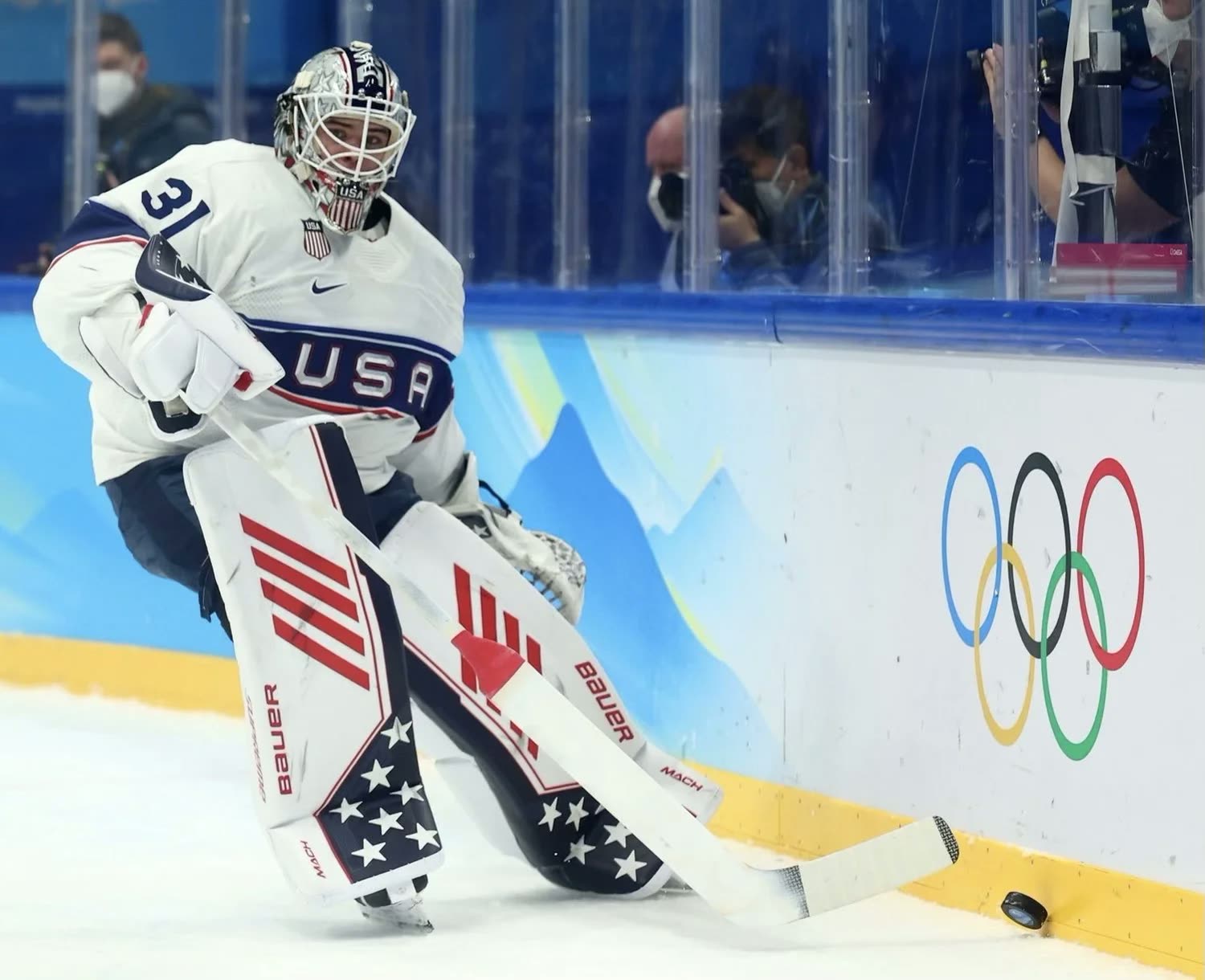 Strauss Mann in net for Team USA